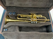 Load image into Gallery viewer, Used Yamaha Ytr6310z Bobby Shew Bb Trumpet