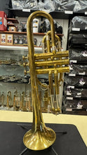 Load image into Gallery viewer, BUESCHER SUPER 400 CORNET - USED