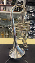 Load image into Gallery viewer, BESSON BE927 CORNET IN SILVER PLATE - USED [Cond:Cornet 1]