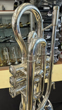 Load image into Gallery viewer, BESSON BE927 CORNET IN SILVER PLATE - USED [Cond:Cornet 1]