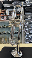Load image into Gallery viewer, BACH STRADIVARIUS 180S37 Bb TRUMPET - USED 2