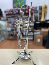 Load image into Gallery viewer, Bach Stradavarius Lt180s72 B-flat Trumpet - Used